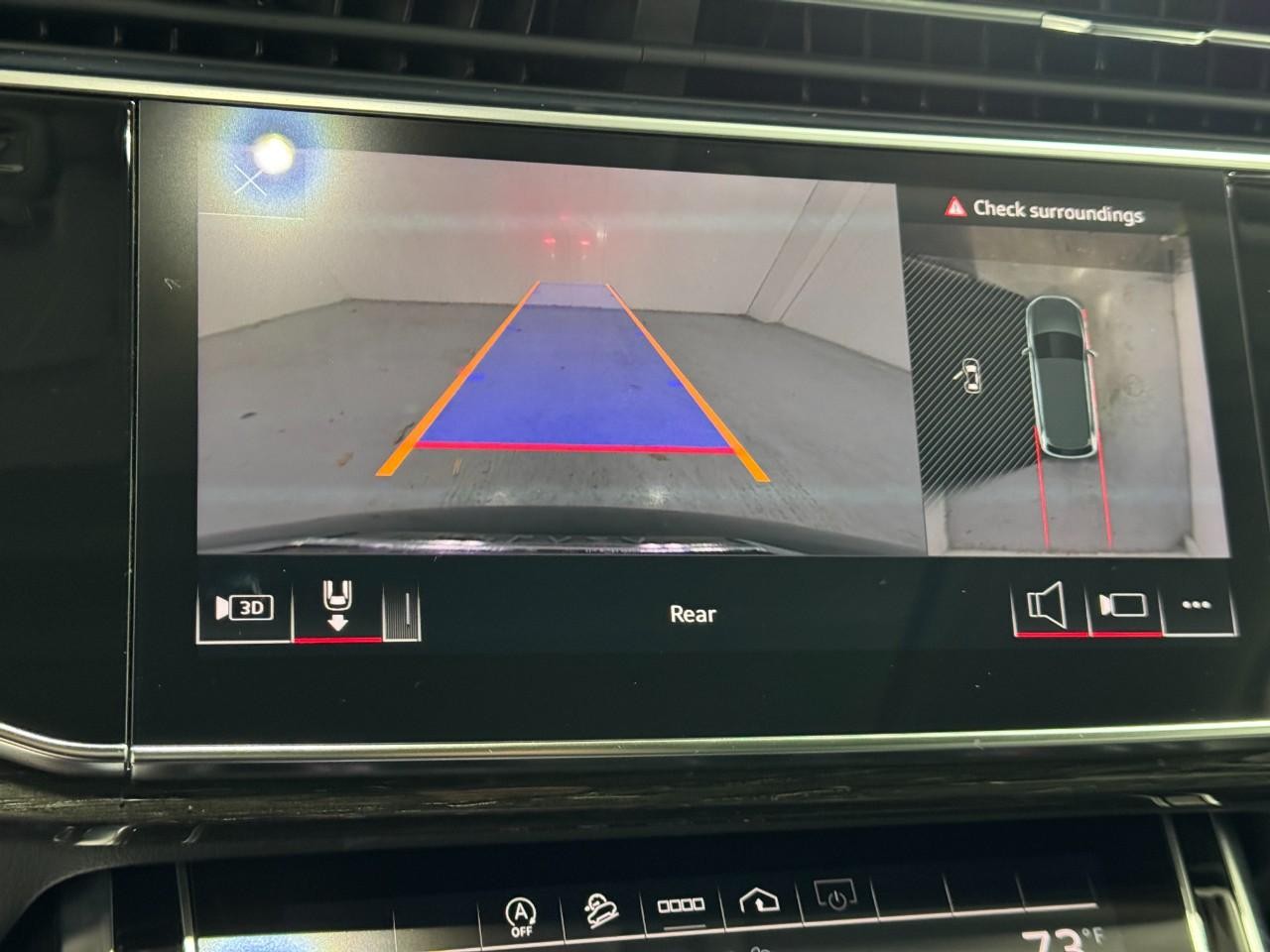 Audi Q7 Vehicle Full-screen Gallery Image 26