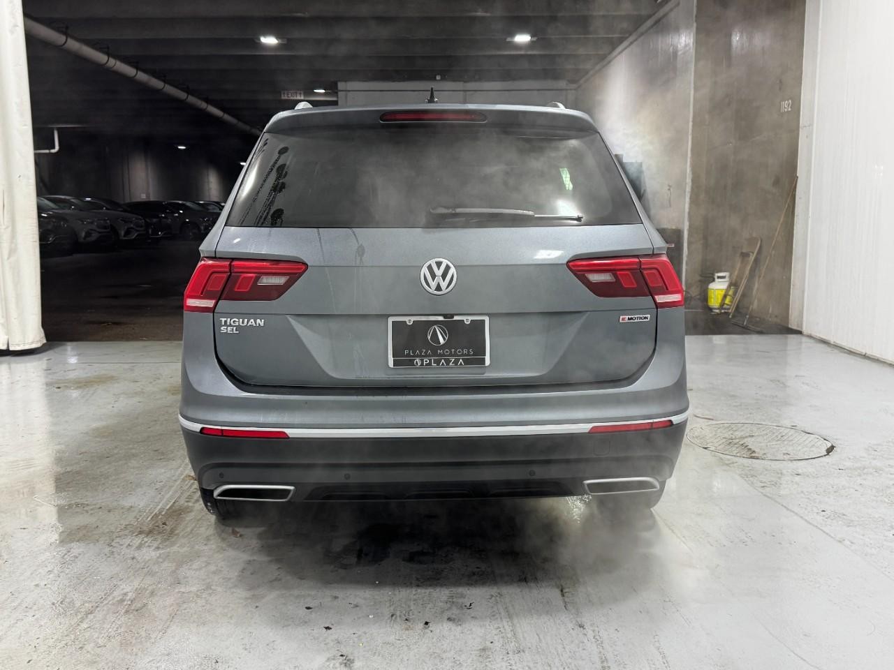 Volkswagen Tiguan Vehicle Full-screen Gallery Image 9