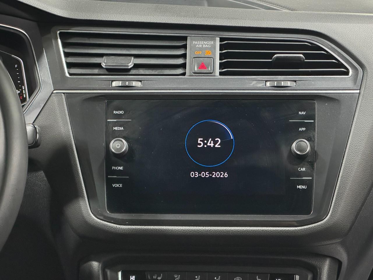 Volkswagen Tiguan Vehicle Full-screen Gallery Image 14