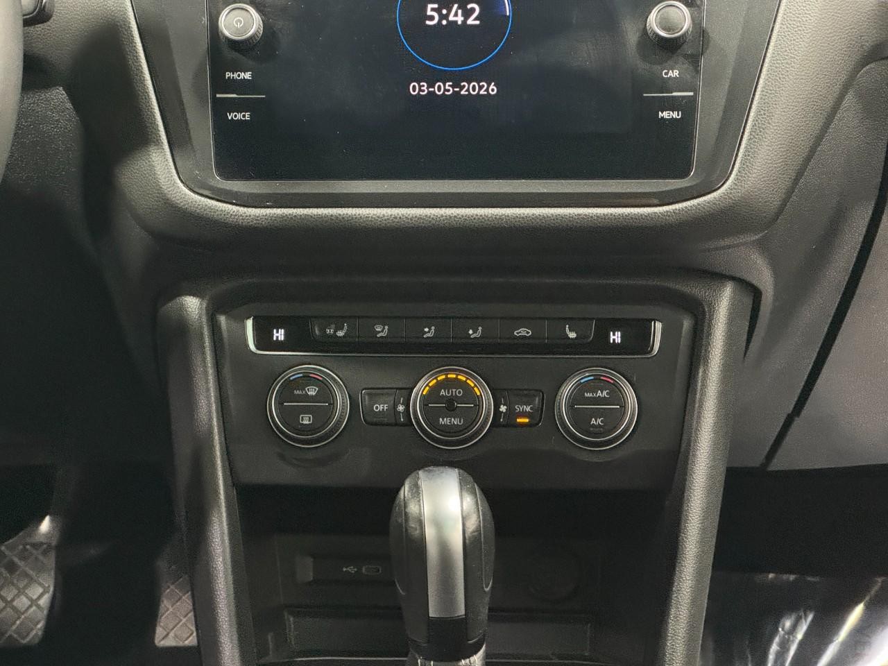 Volkswagen Tiguan Vehicle Full-screen Gallery Image 15