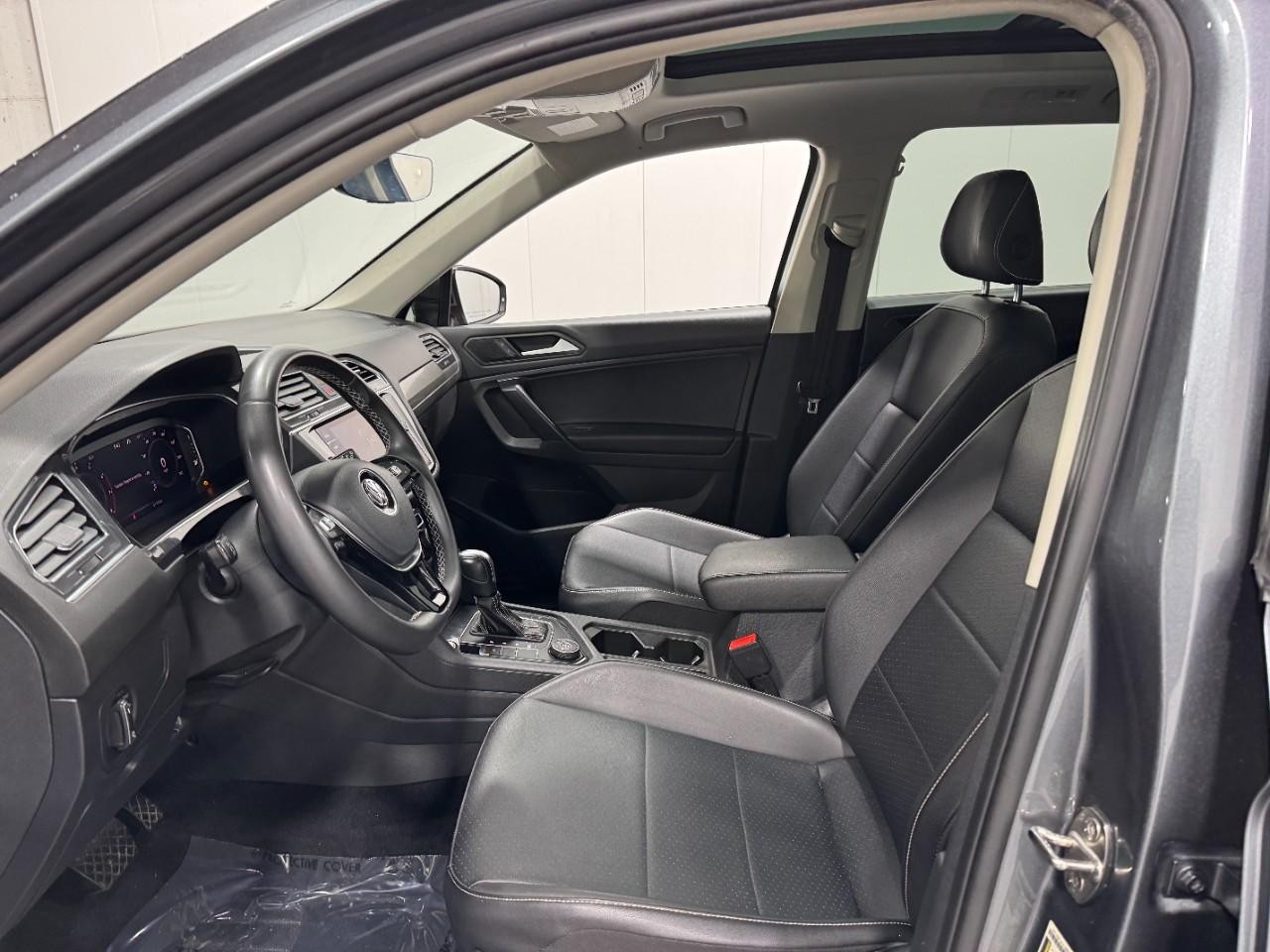 Volkswagen Tiguan Vehicle Full-screen Gallery Image 27