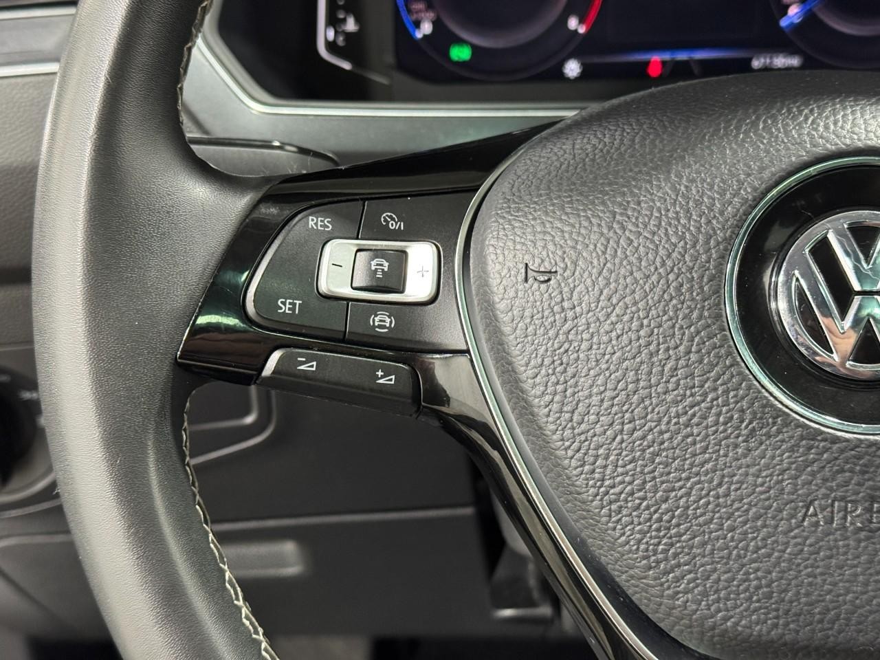 Volkswagen Tiguan Vehicle Full-screen Gallery Image 31