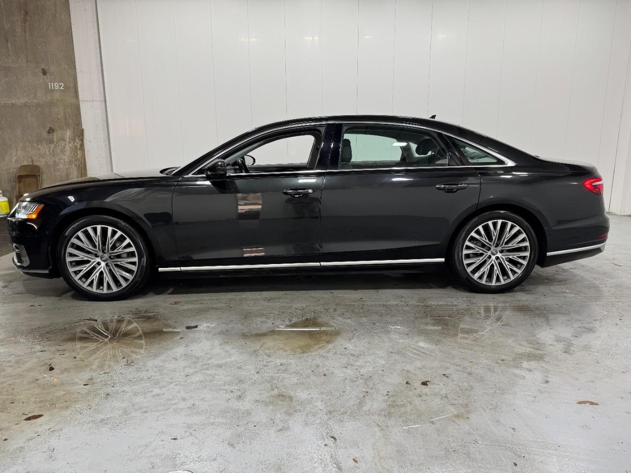 Audi A8 L Vehicle Full-screen Gallery Image 2