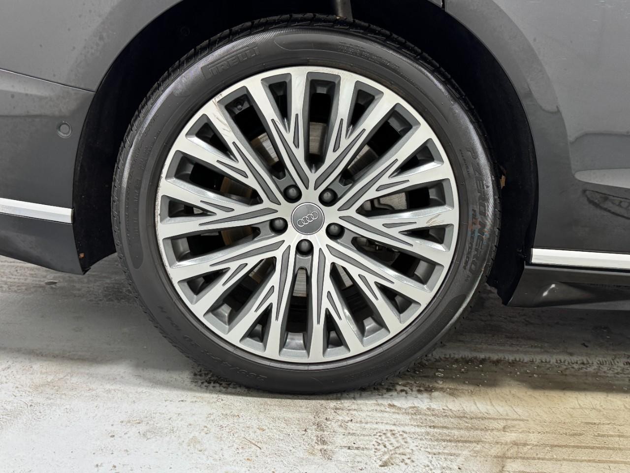 Audi A8 L Vehicle Full-screen Gallery Image 5