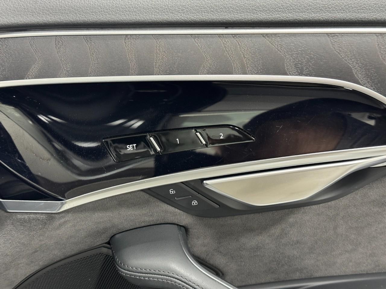 Audi A8 L Vehicle Full-screen Gallery Image 21