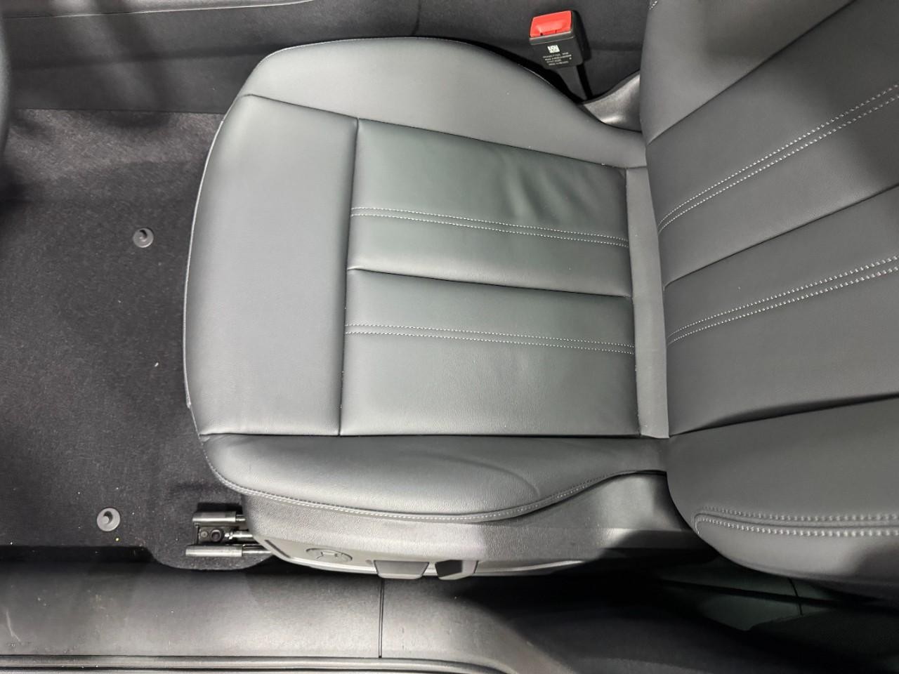 Audi Q5 Vehicle Full-screen Gallery Image 26