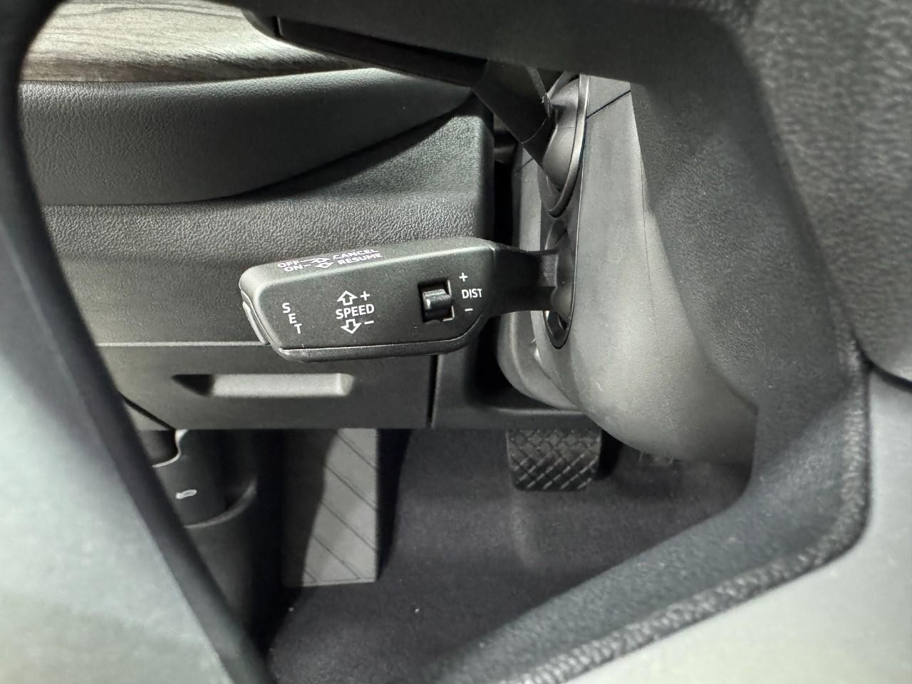 Audi Q5 Vehicle Full-screen Gallery Image 28