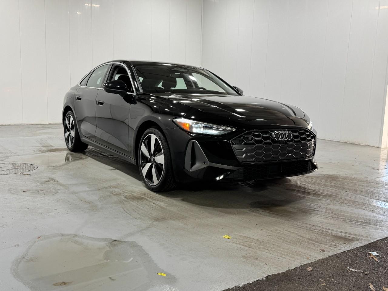 Audi A5 Vehicle Full-screen Gallery Image 6