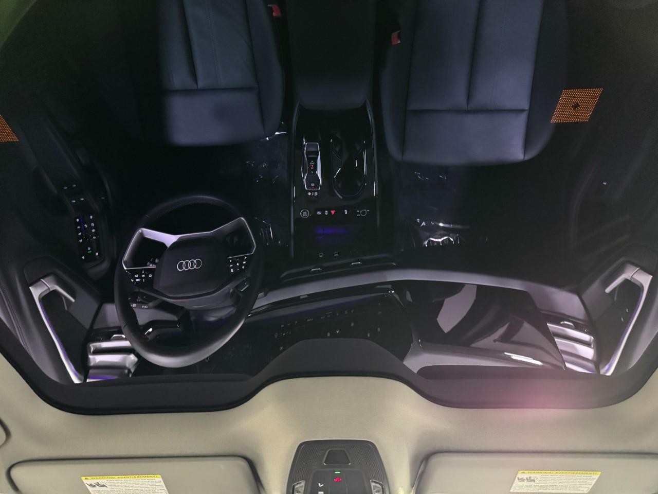 Audi A5 Vehicle Full-screen Gallery Image 11