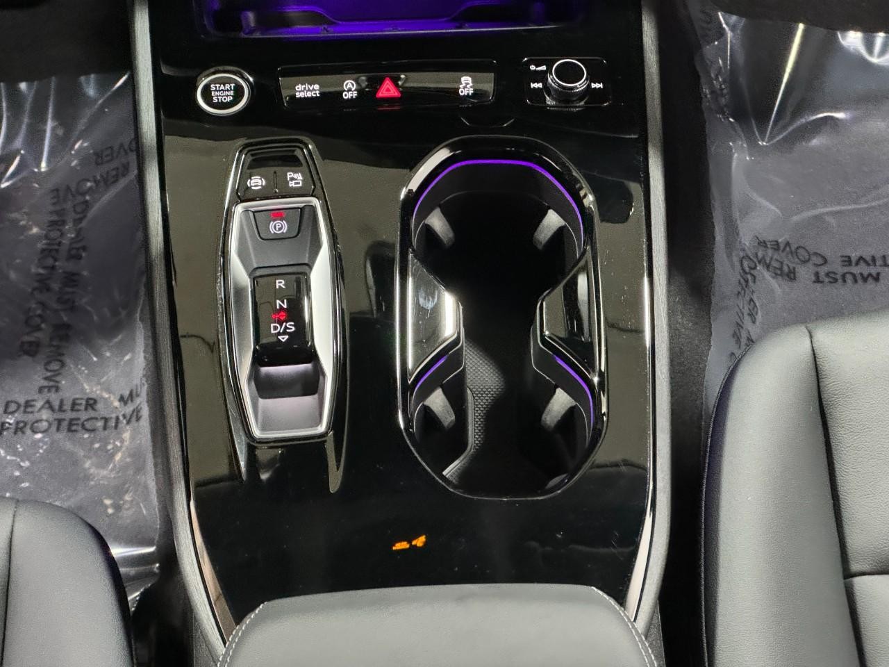 Audi A5 Vehicle Full-screen Gallery Image 15