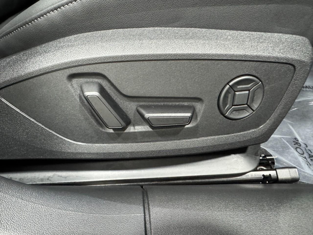 Audi A5 Vehicle Full-screen Gallery Image 19