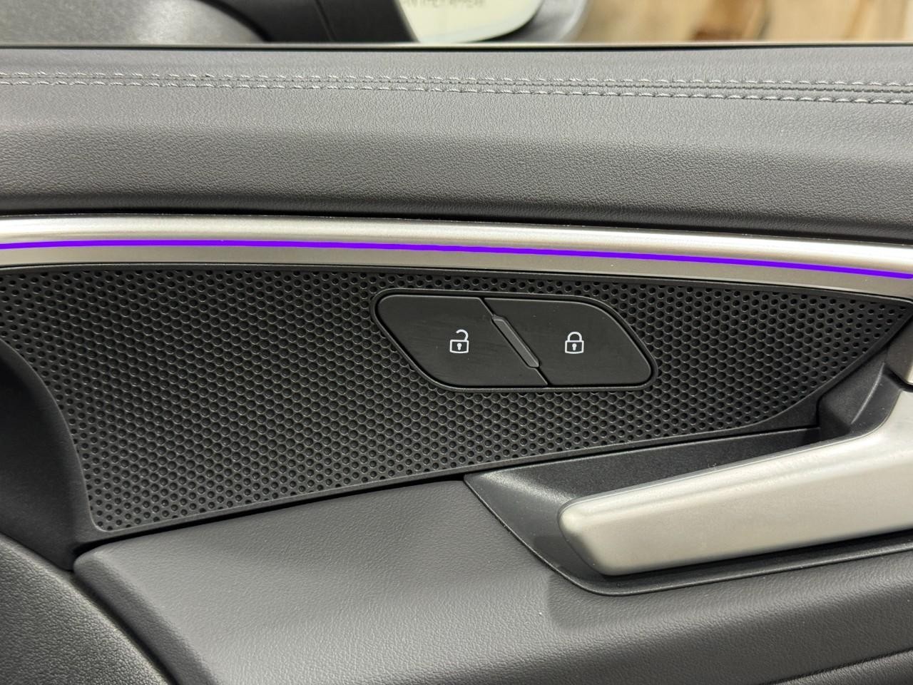 Audi A5 Vehicle Full-screen Gallery Image 20