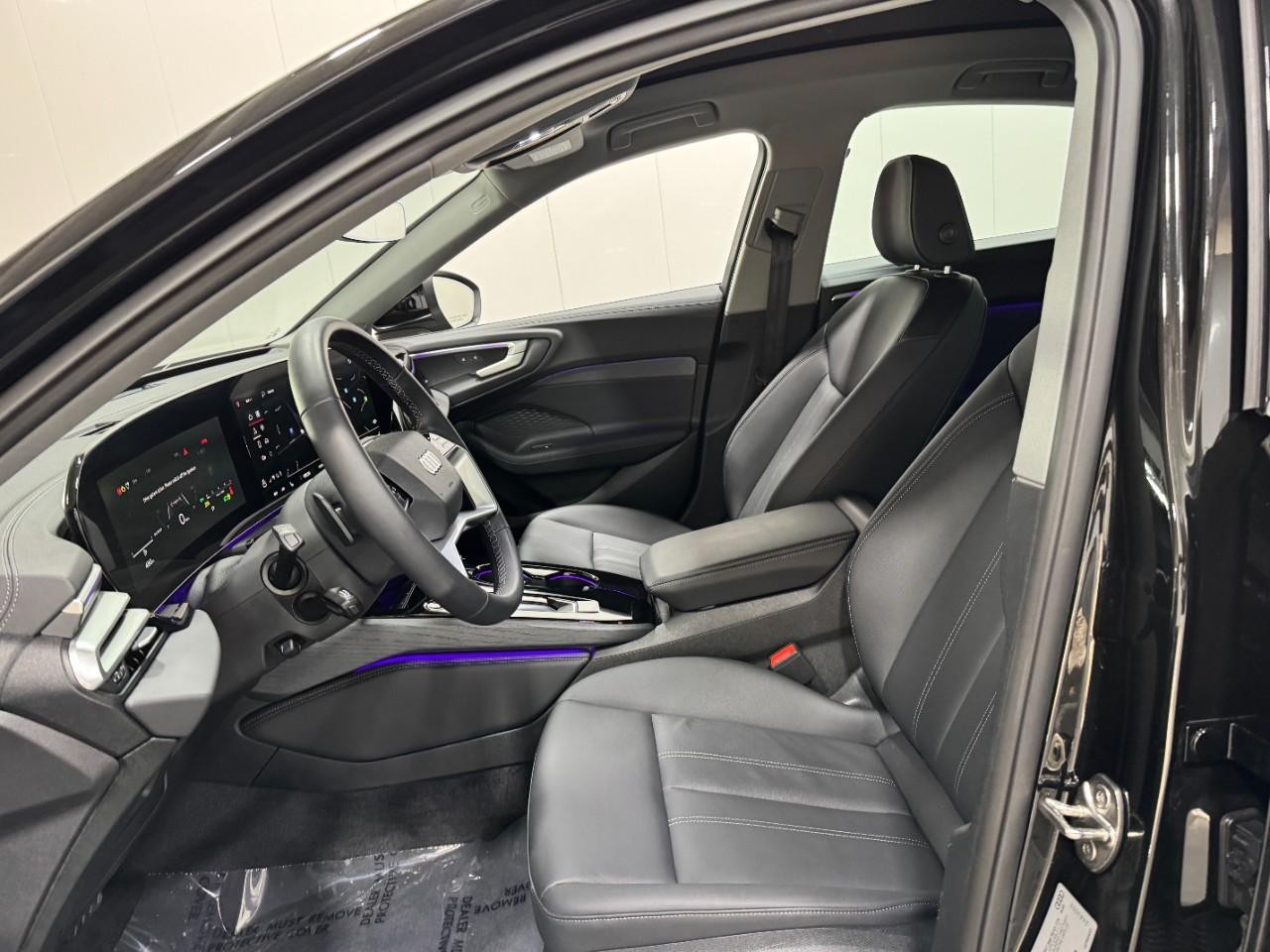 Audi A5 Vehicle Full-screen Gallery Image 24