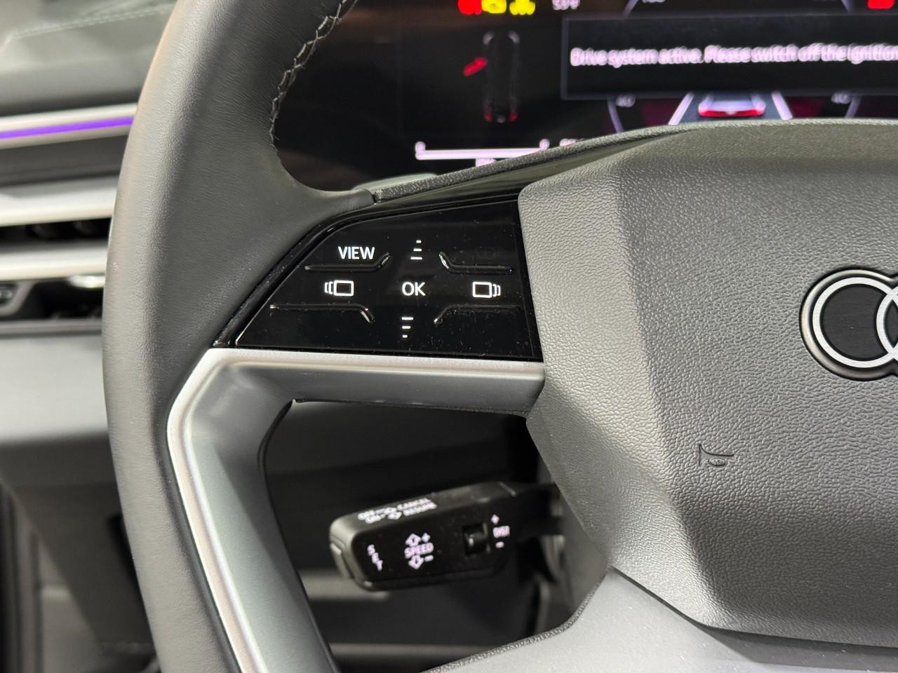 Audi A5 Vehicle Full-screen Gallery Image 28