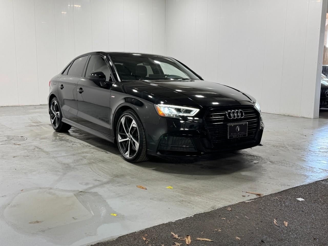 Audi A3 Sedan Vehicle Full-screen Gallery Image 6