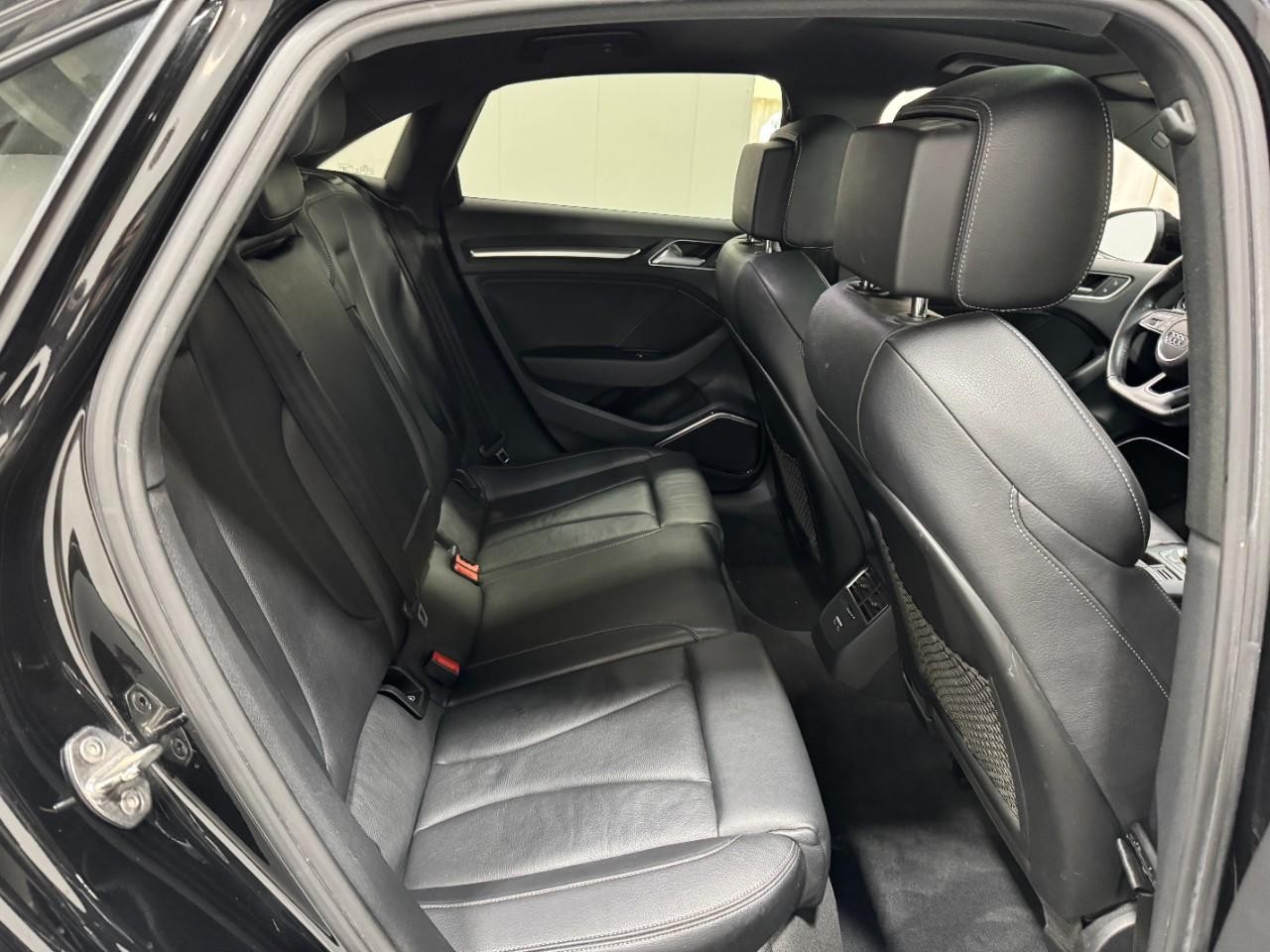 Audi A3 Sedan Vehicle Full-screen Gallery Image 10