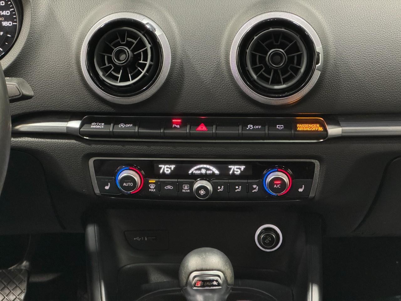 Audi A3 Sedan Vehicle Full-screen Gallery Image 15