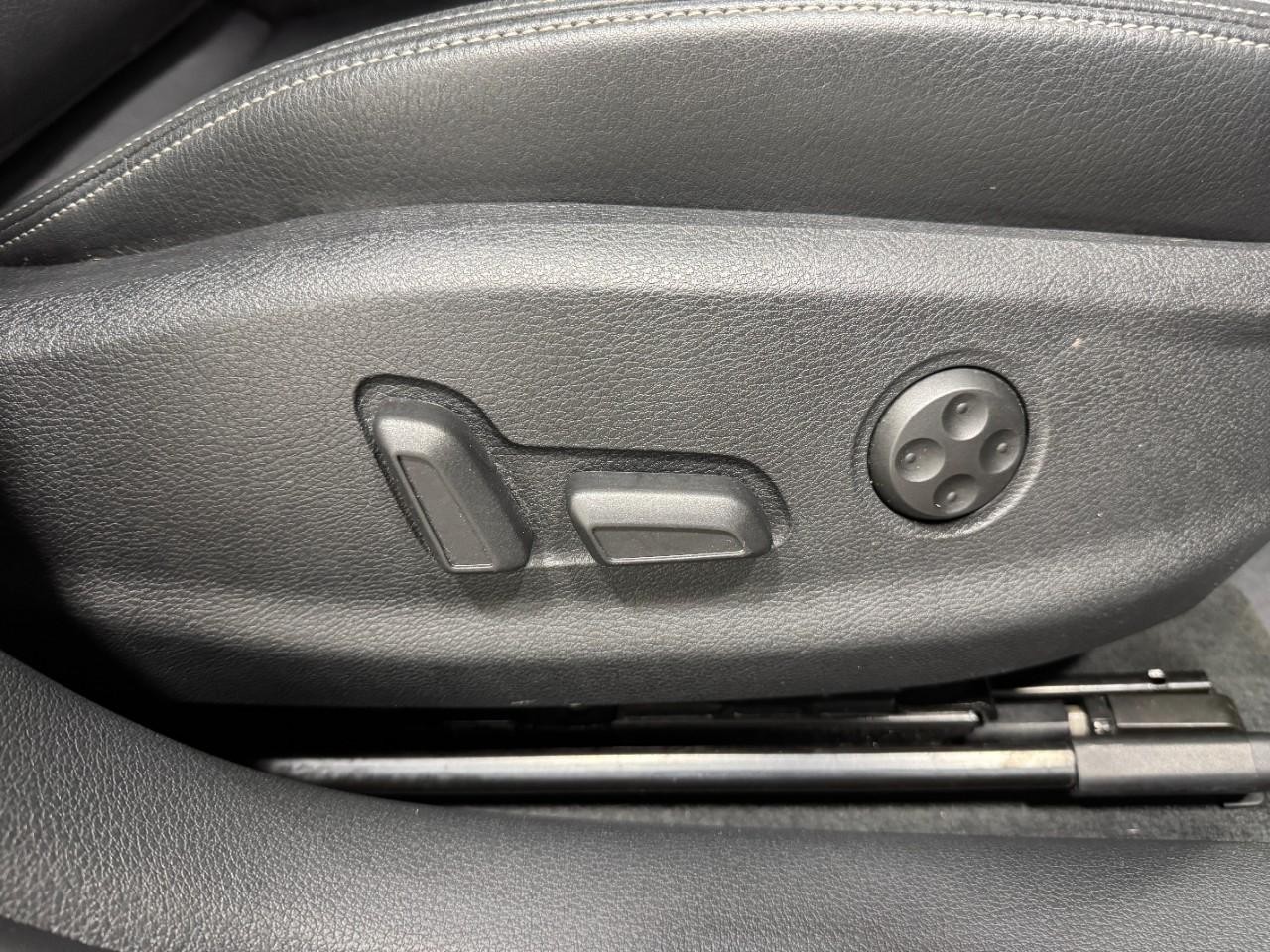 Audi A3 Sedan Vehicle Full-screen Gallery Image 20