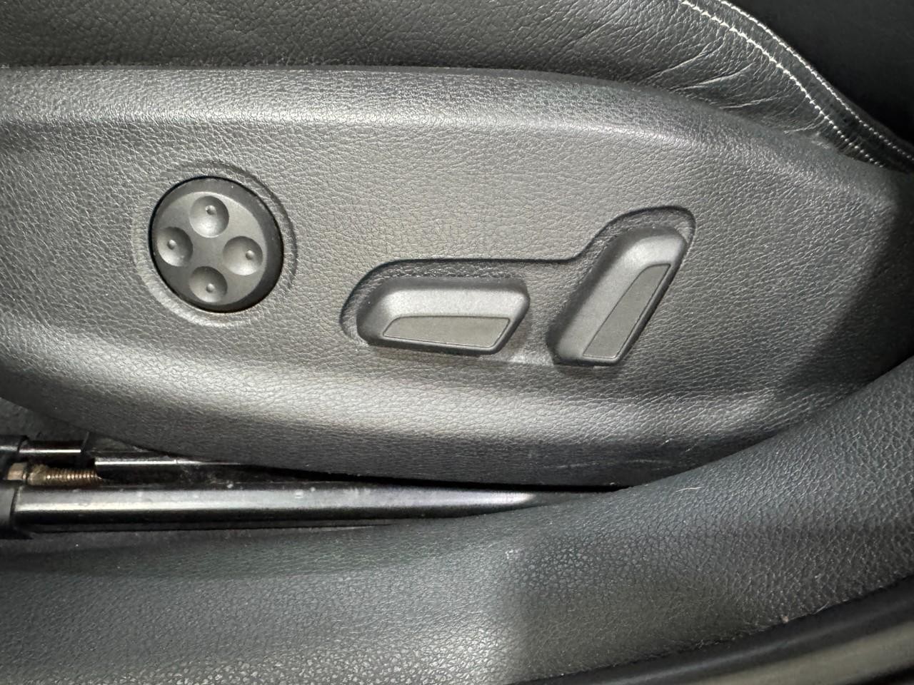 Audi A3 Sedan Vehicle Full-screen Gallery Image 29