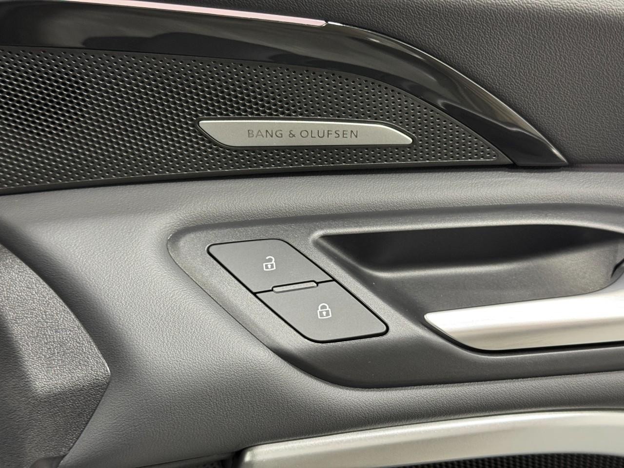 Audi Q5 Vehicle Full-screen Gallery Image 21