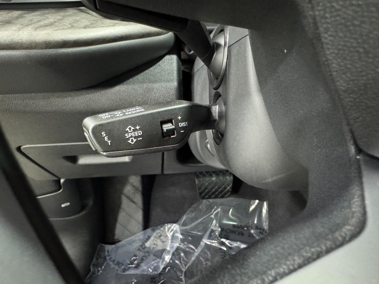 Audi Q5 Vehicle Full-screen Gallery Image 29