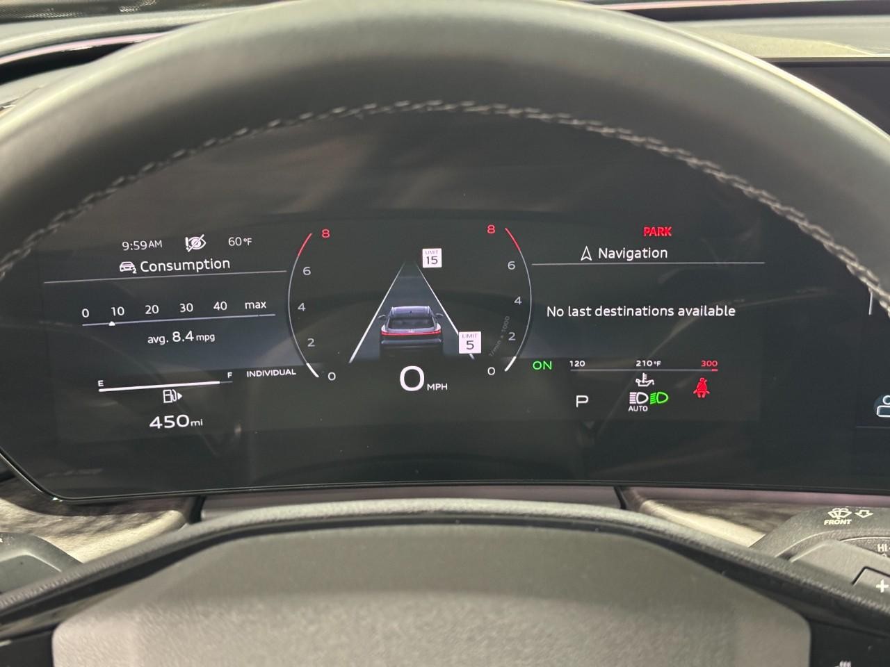 Audi Q5 Vehicle Full-screen Gallery Image 32