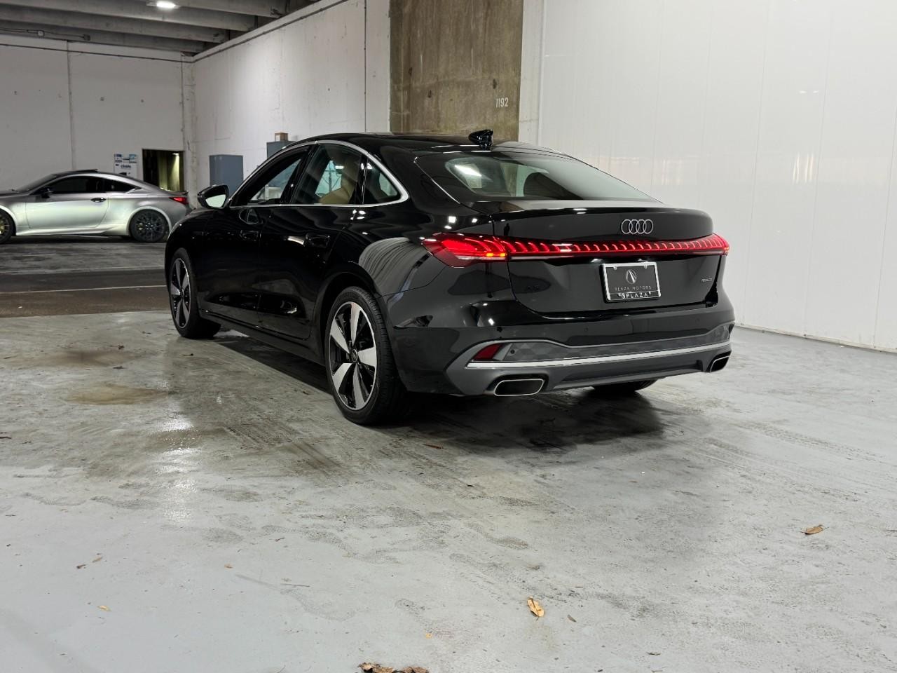 Audi A5 Vehicle Full-screen Gallery Image 3