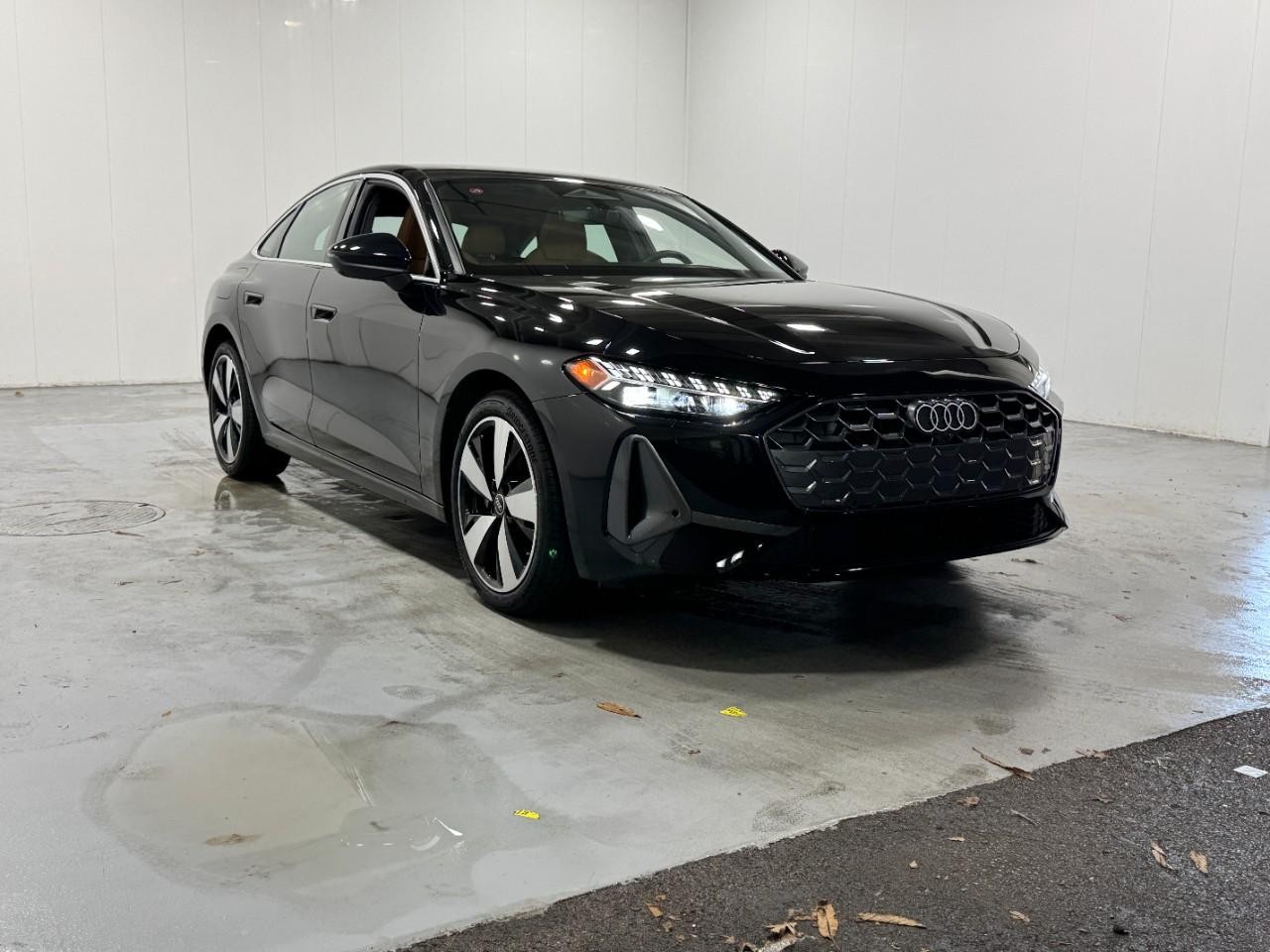 Audi A5 Vehicle Full-screen Gallery Image 6