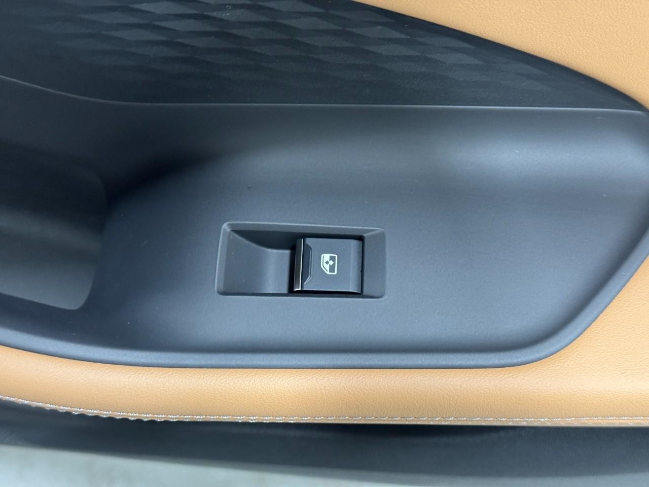 Audi A5 Vehicle Full-screen Gallery Image 22