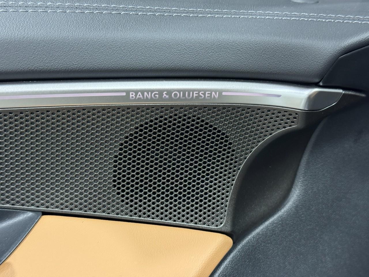 Audi A5 Vehicle Full-screen Gallery Image 23