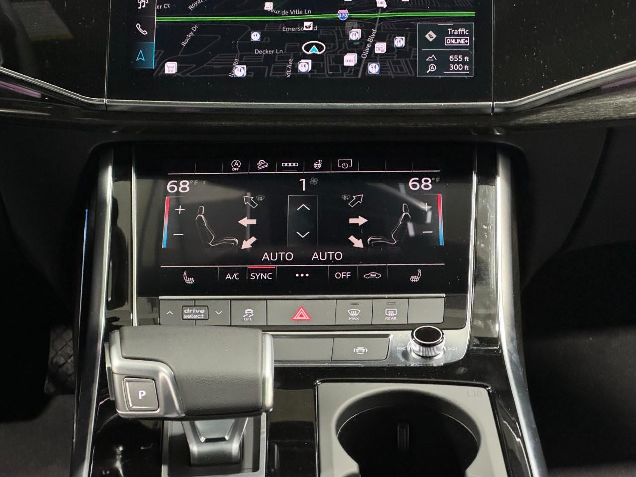 Audi Q7 Vehicle Full-screen Gallery Image 16