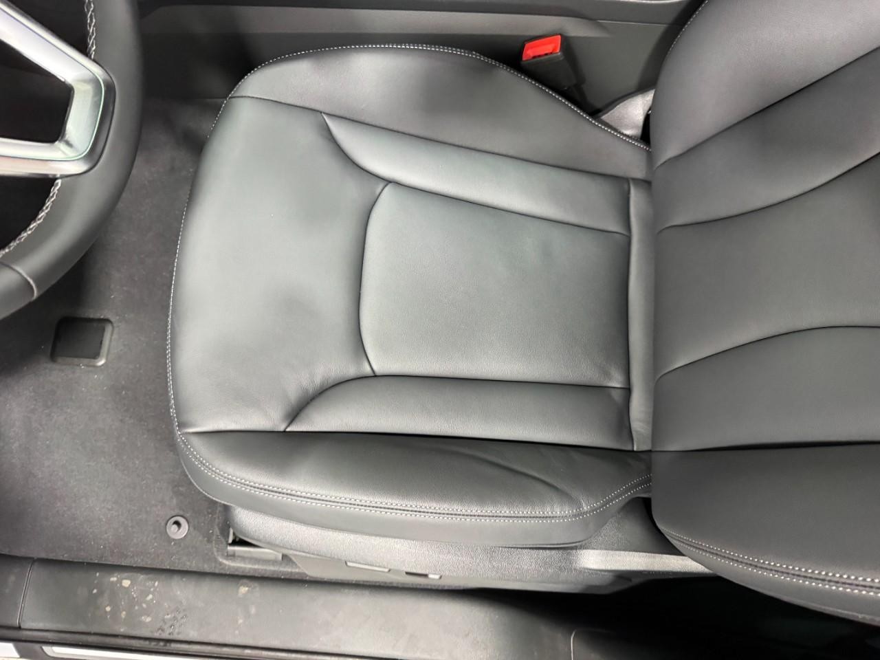 Audi Q7 Vehicle Full-screen Gallery Image 29