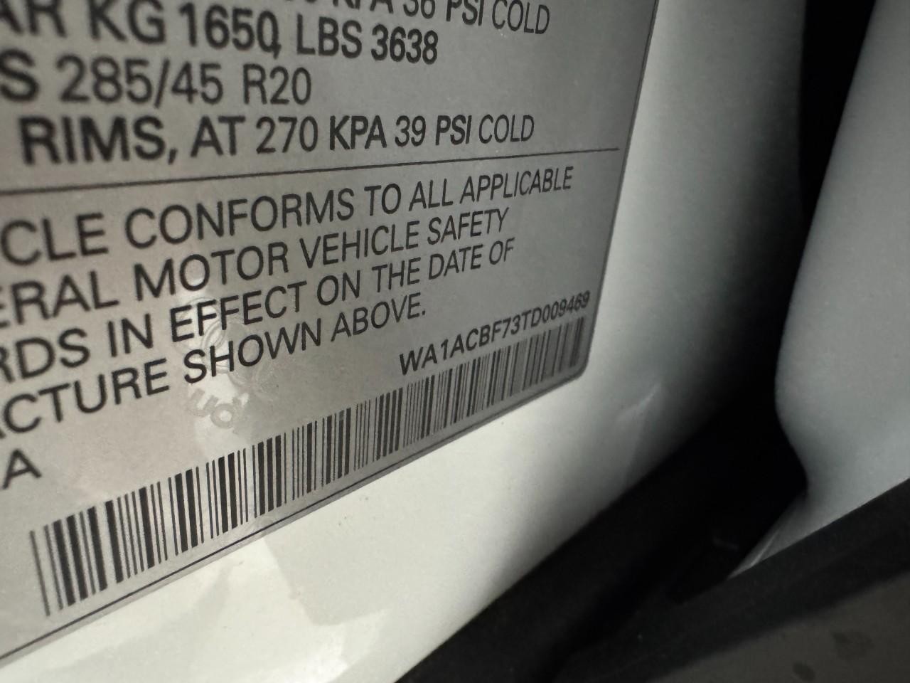 Audi Q7 Vehicle Full-screen Gallery Image 37