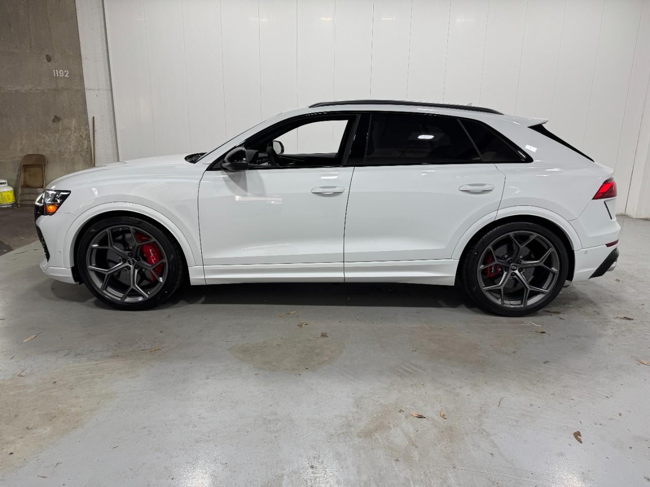 Audi RS Q8 Vehicle Full-screen Gallery Image 2