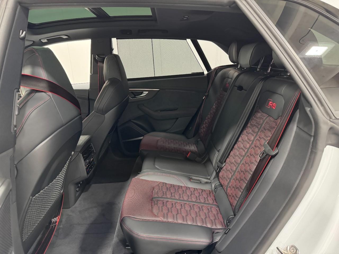 Audi RS Q8 Vehicle Full-screen Gallery Image 8