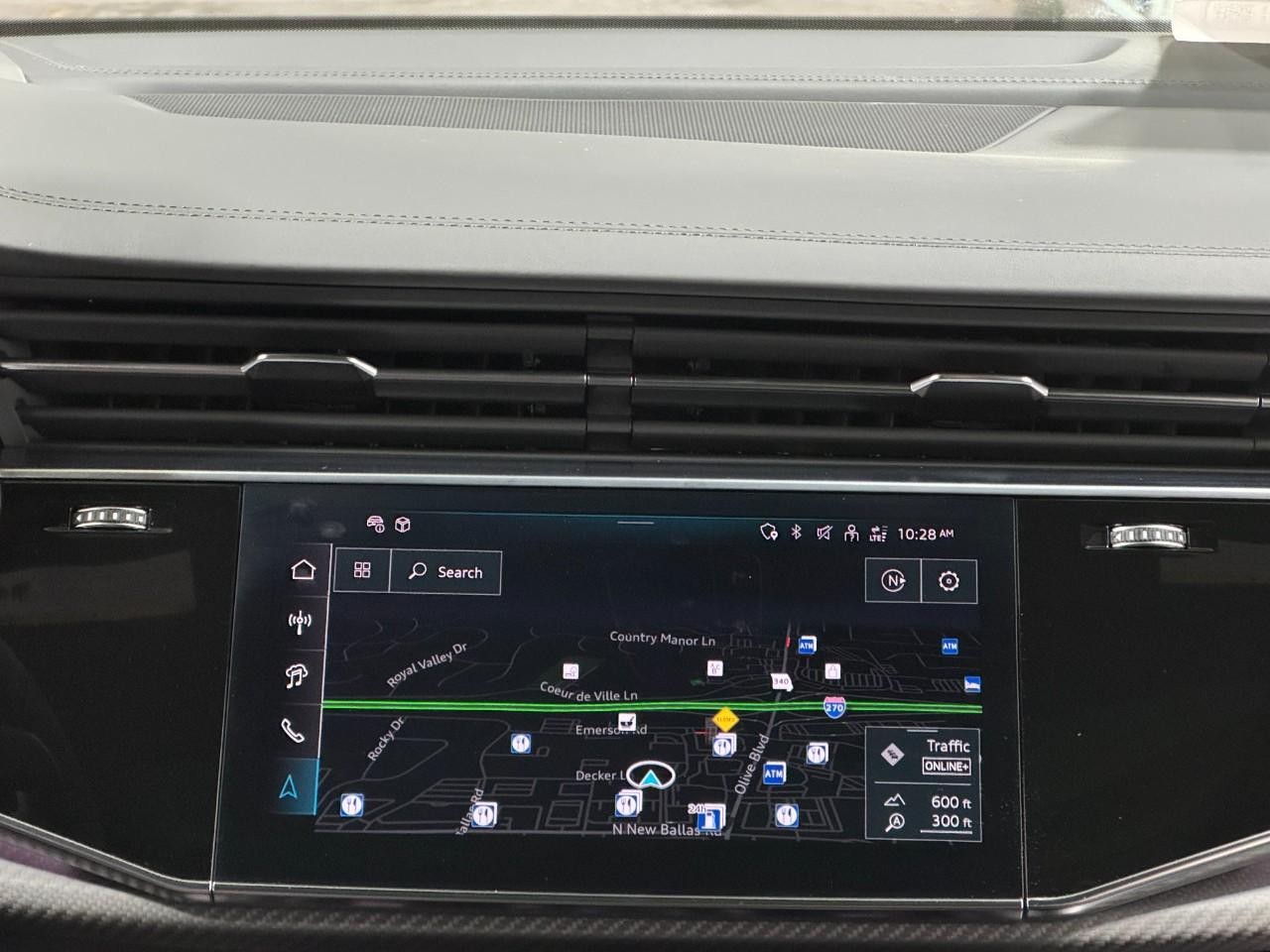 Audi RS Q8 Vehicle Full-screen Gallery Image 15