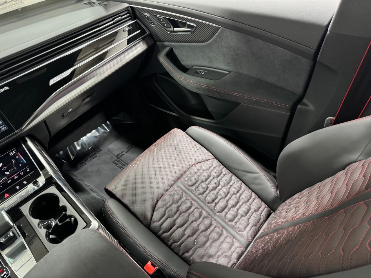 Audi RS Q8 Vehicle Full-screen Gallery Image 18