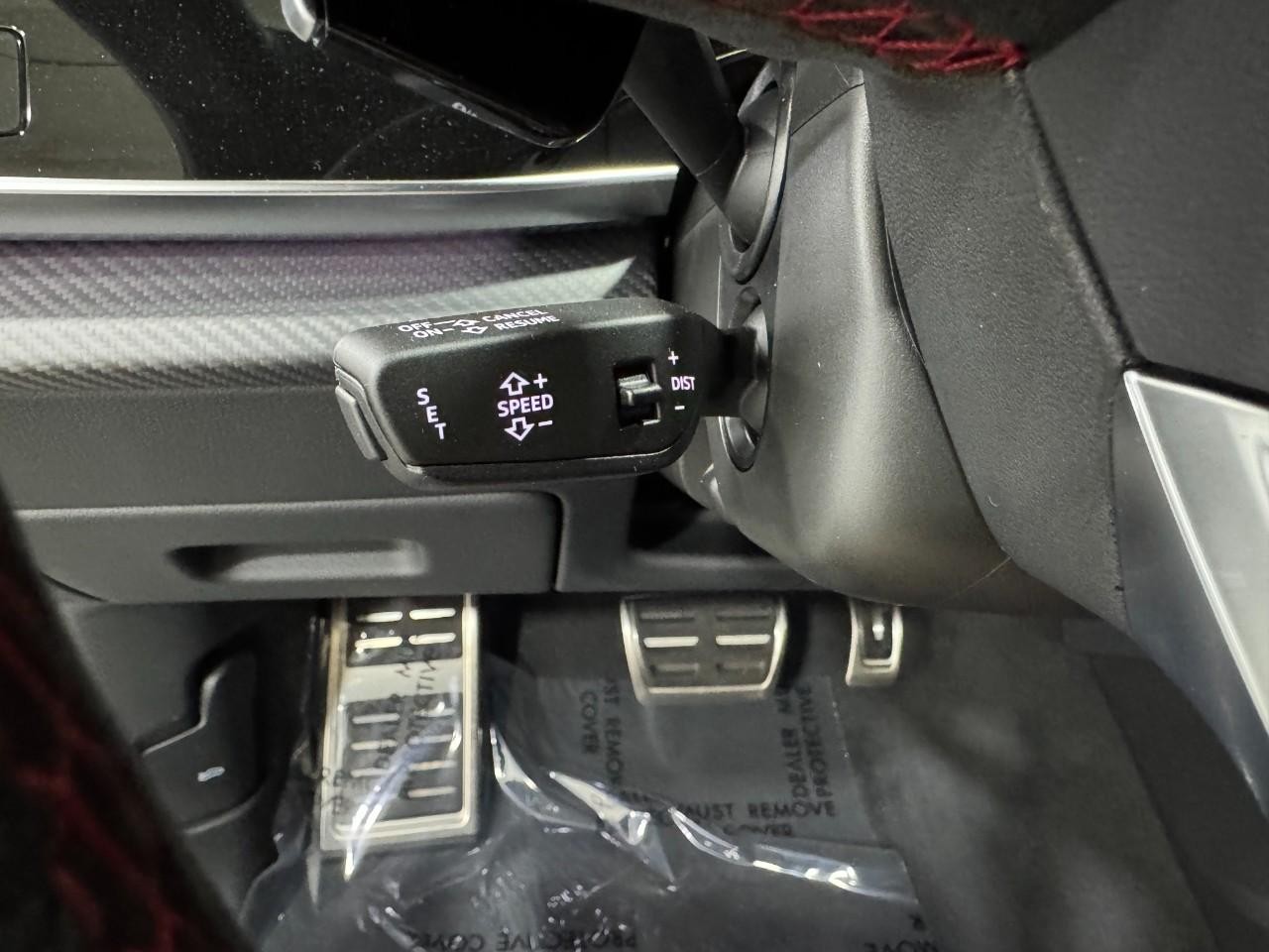 Audi RS Q8 Vehicle Full-screen Gallery Image 32