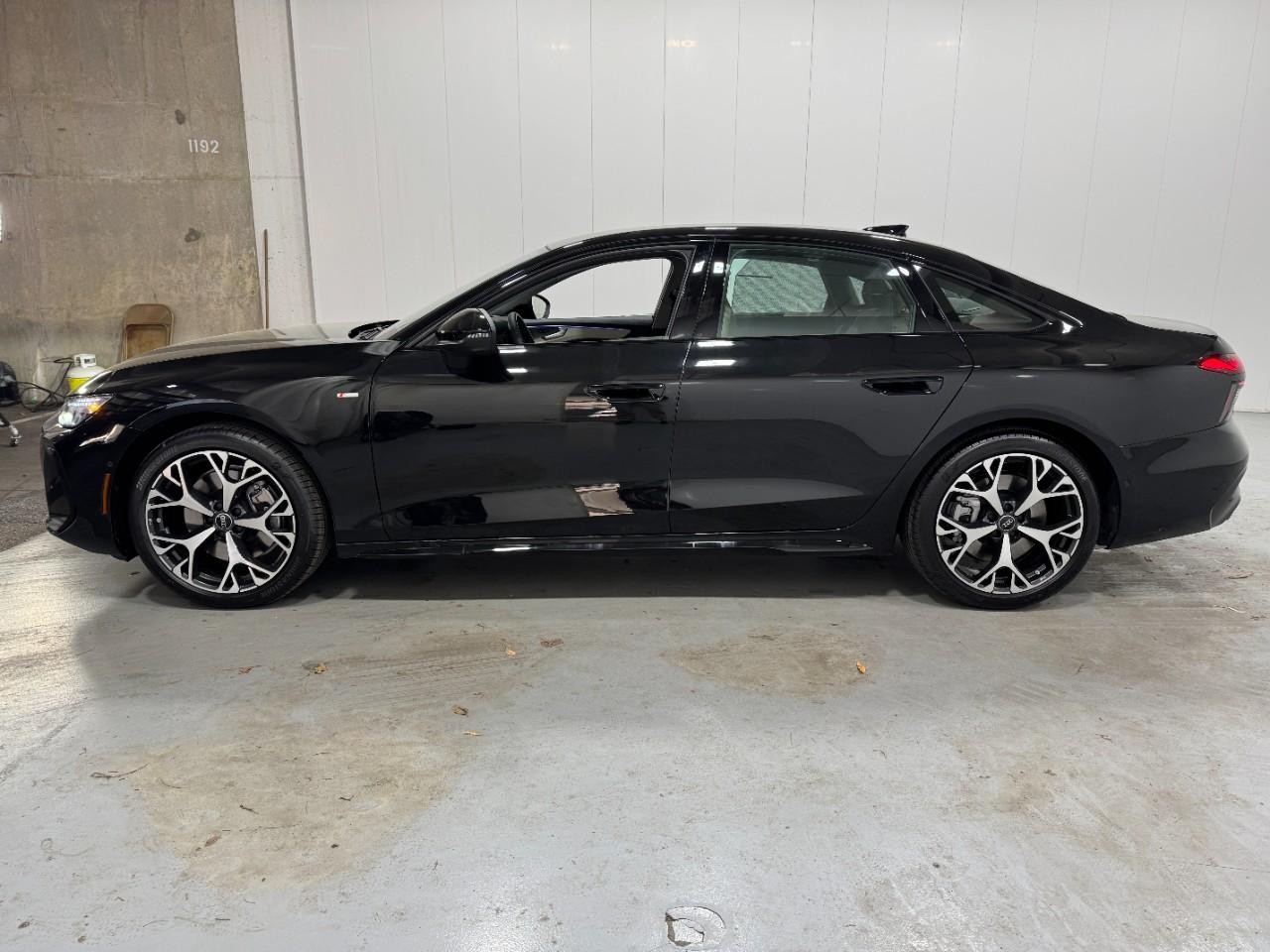 Audi A6 Sedan Vehicle Full-screen Gallery Image 2