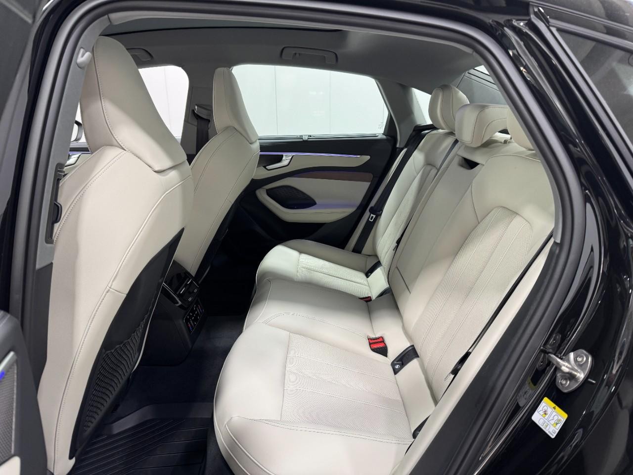 Audi A6 Sedan Vehicle Full-screen Gallery Image 8