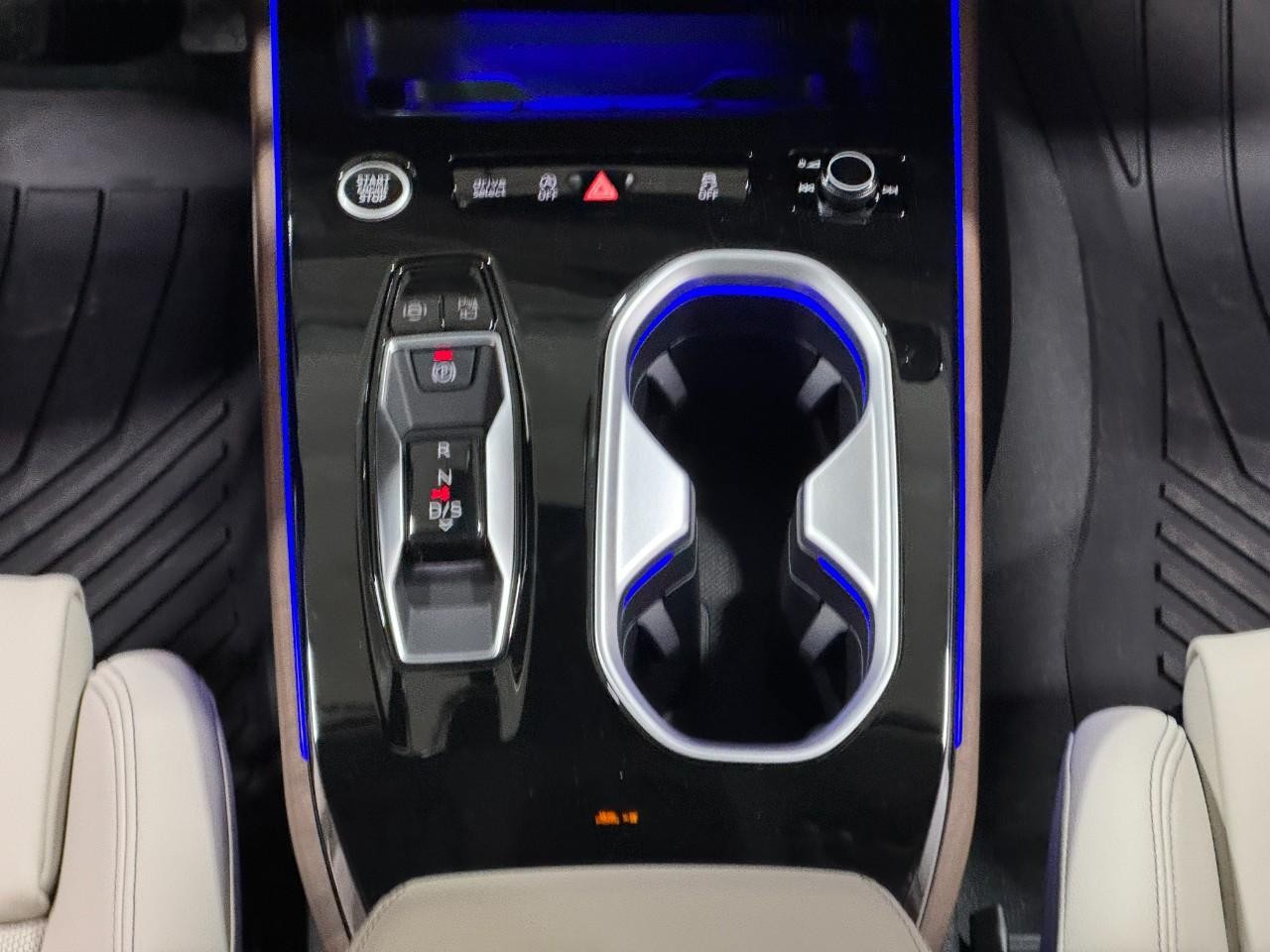 Audi A6 Sedan Vehicle Full-screen Gallery Image 16