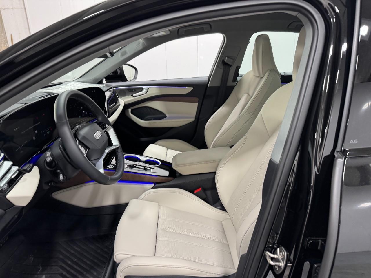 Audi A6 Sedan Vehicle Full-screen Gallery Image 25
