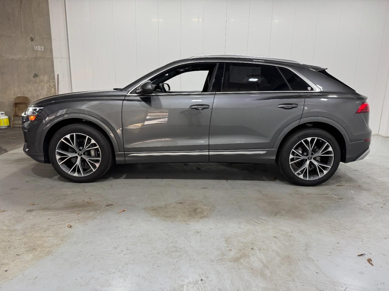 Audi Q8 Vehicle Full-screen Gallery Image 2