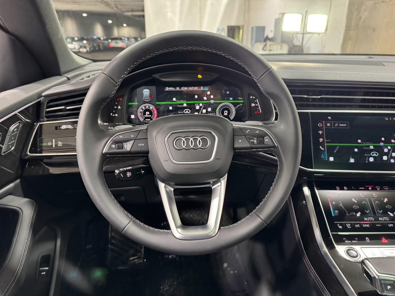 Audi Q8 Vehicle Full-screen Gallery Image 14