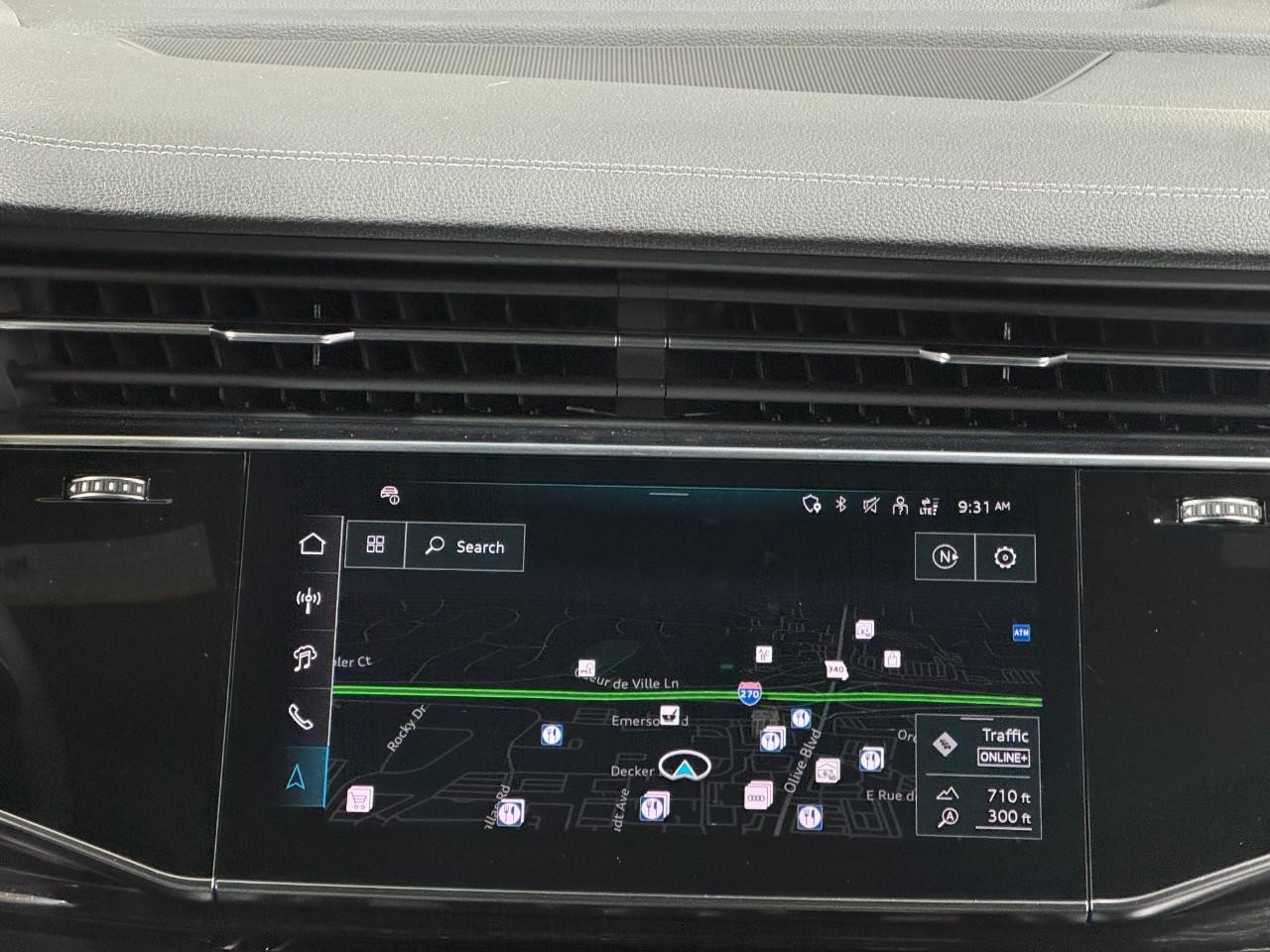 Audi Q8 Vehicle Full-screen Gallery Image 15