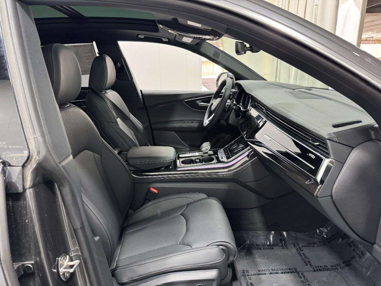 Audi Q8 Vehicle Full-screen Gallery Image 19