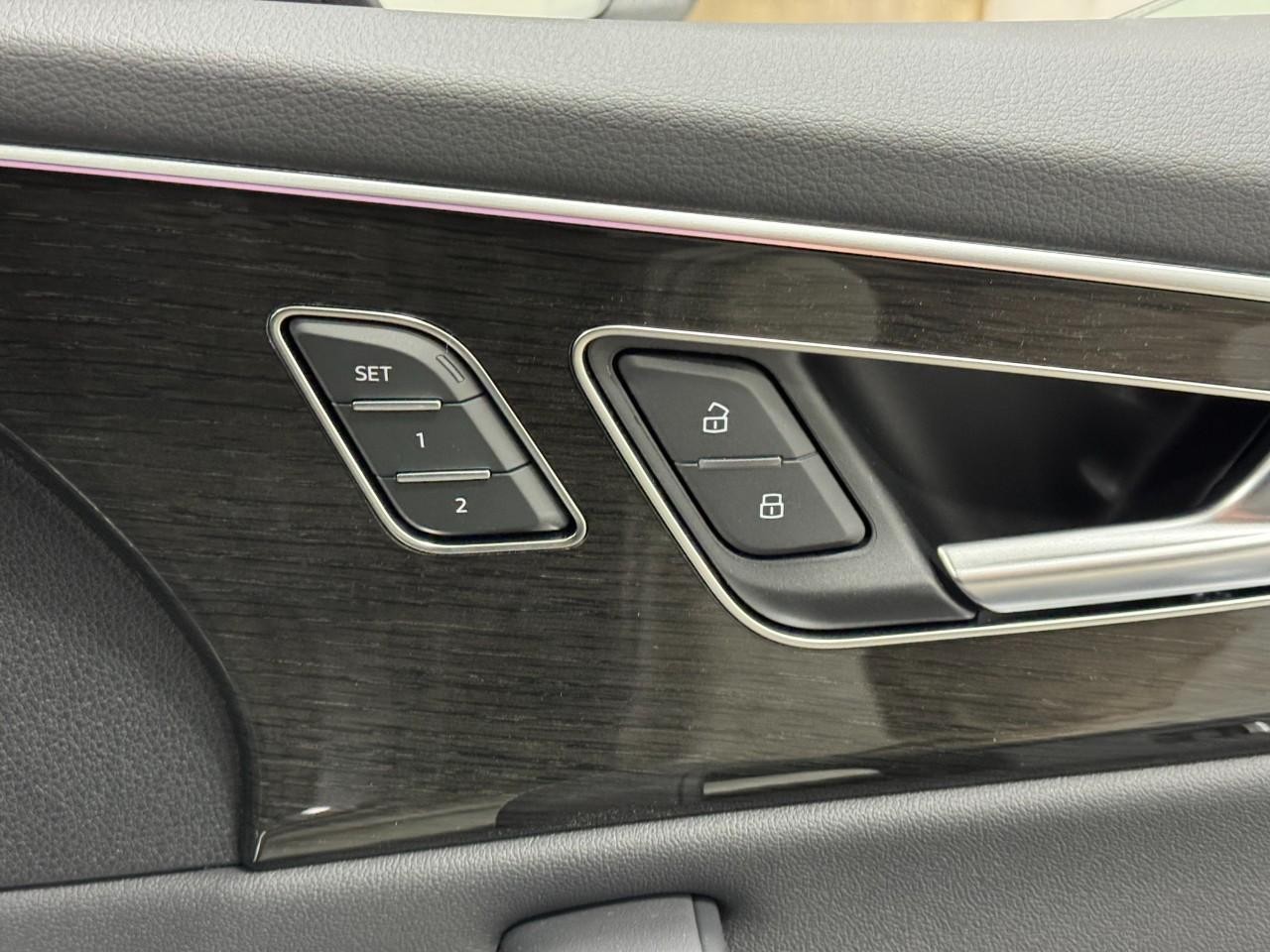 Audi Q8 Vehicle Full-screen Gallery Image 22