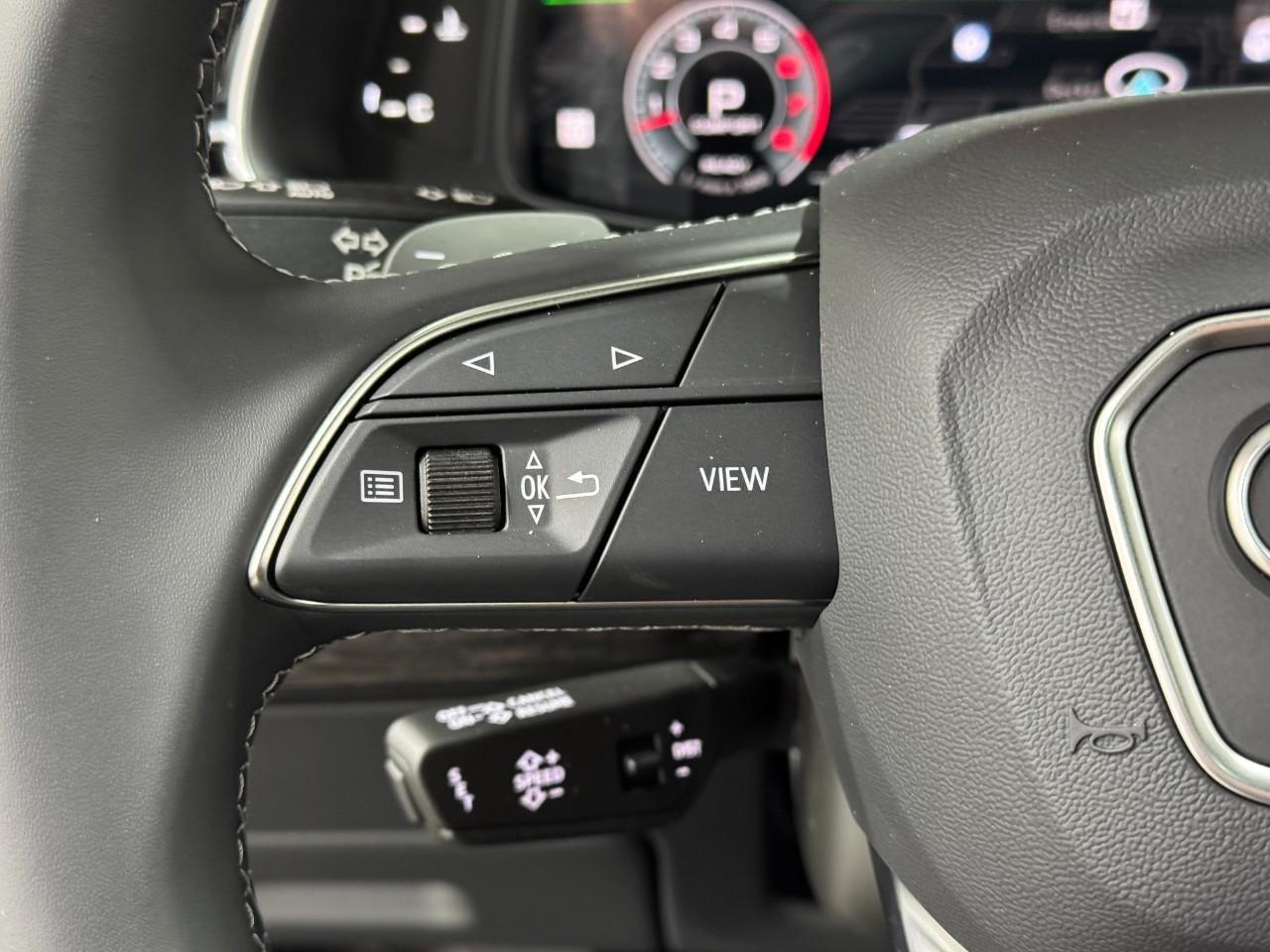 Audi Q8 Vehicle Full-screen Gallery Image 33