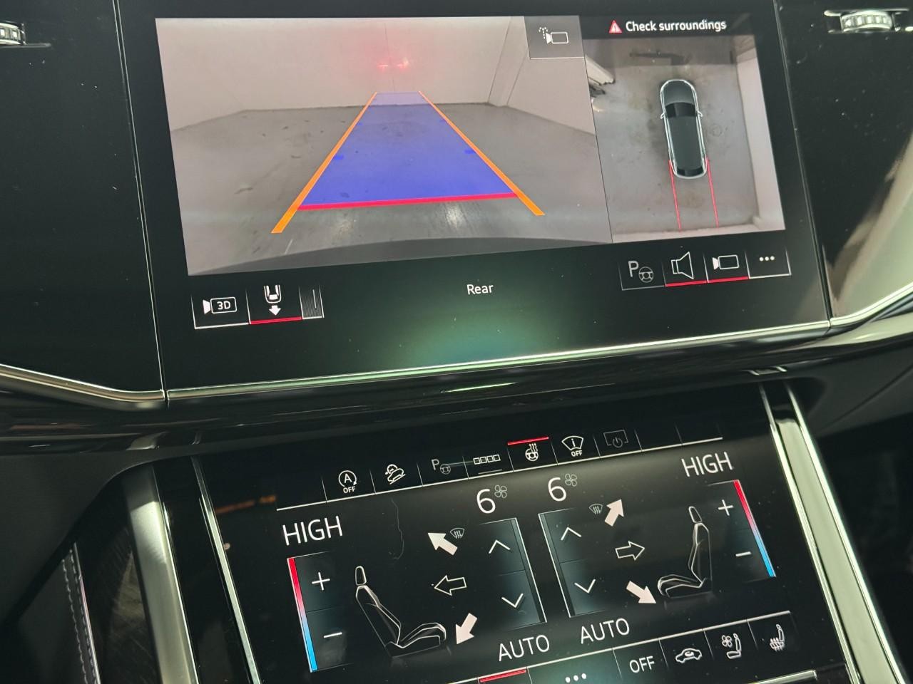 Audi Q8 Vehicle Full-screen Gallery Image 36