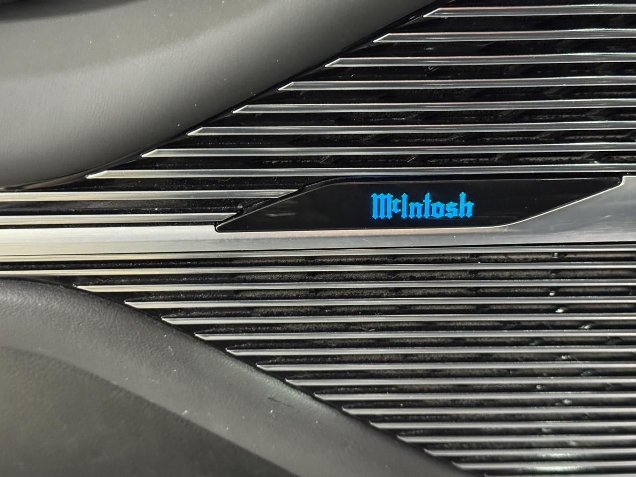 Jeep Grand Wagoneer Vehicle Full-screen Gallery Image 29